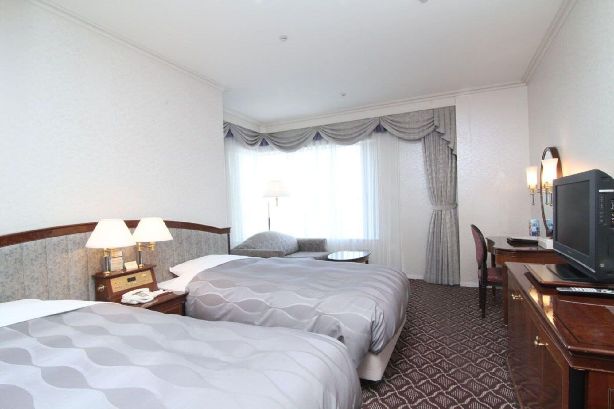 Hotel Springs Makuhari Chiba Exterior photo