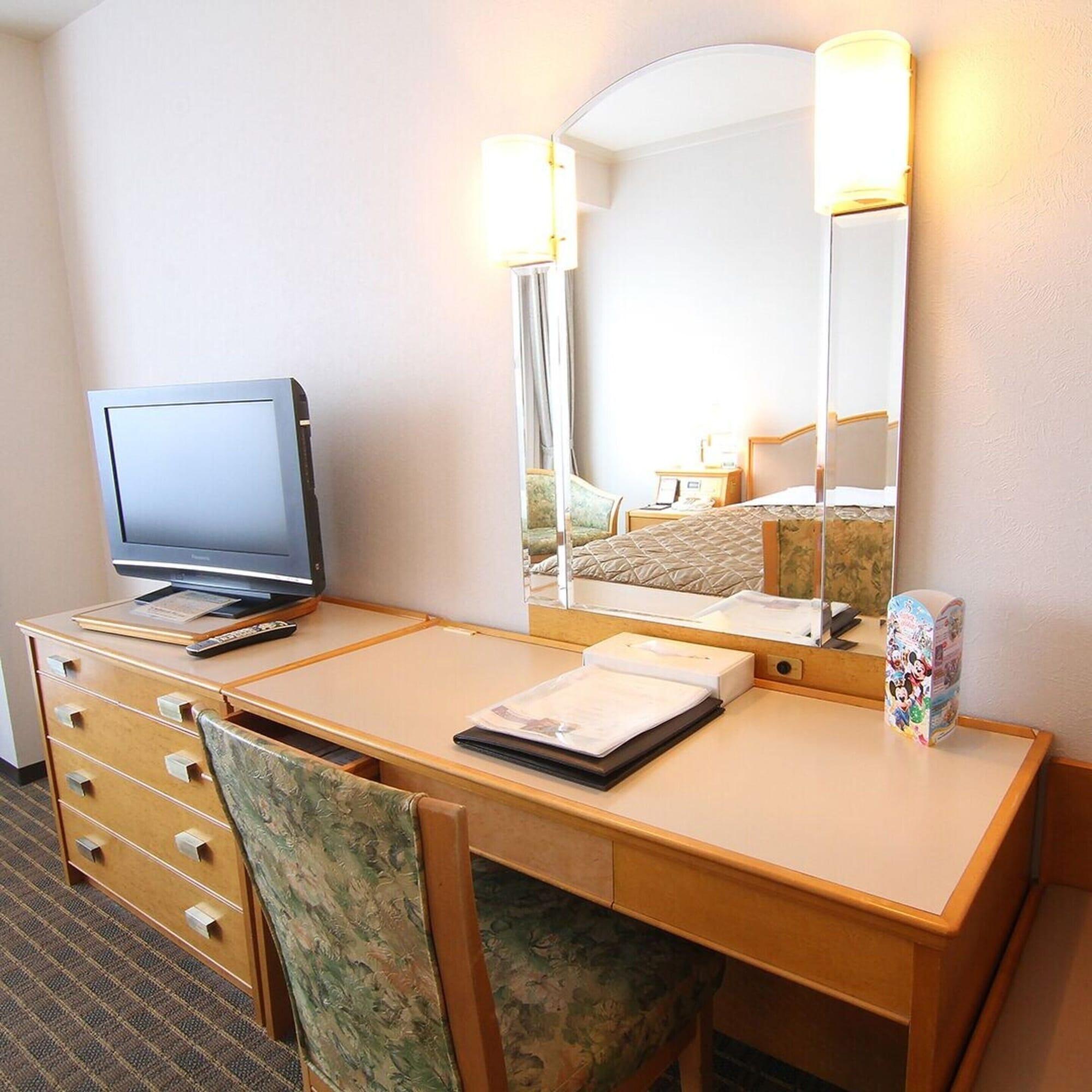 Hotel Springs Makuhari Chiba Exterior photo