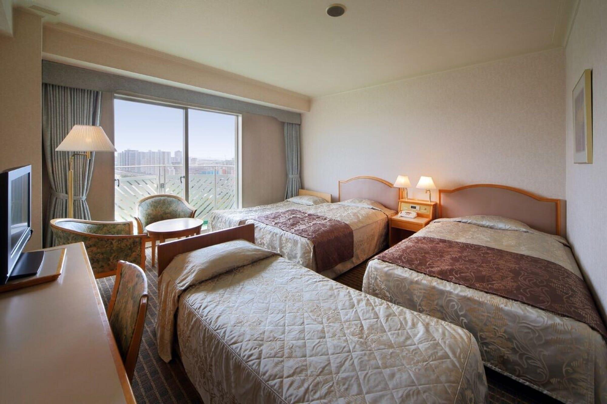 Hotel Springs Makuhari Chiba Exterior photo